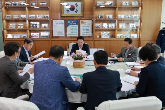 정영철 군수, ‘글로벌 교류 추진 철저’ 이미지