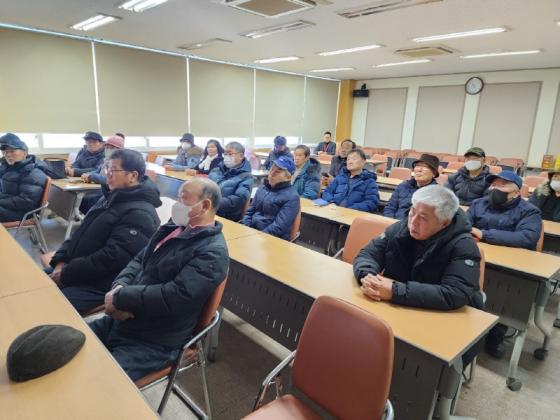 영동군, 양봉 집단폐사 대책 강구를 위한 교육 시행 이미지