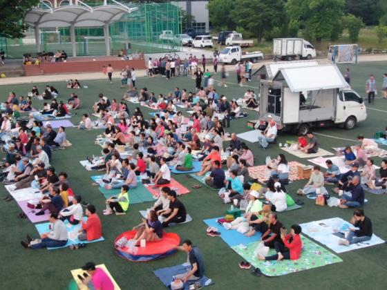 영동군, 황간중학교의 추억과 함께하는 야외 돗자리 영화 상영회 이미지