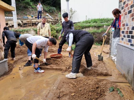 집중호우로 인한 대규모 침수 피해…영동군, 신속한 복구 작업 총력 이미지