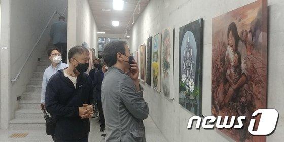 영동 노근리사건 사진, 만화, 문서 및 영상물 전국 순회 전시전 이미지