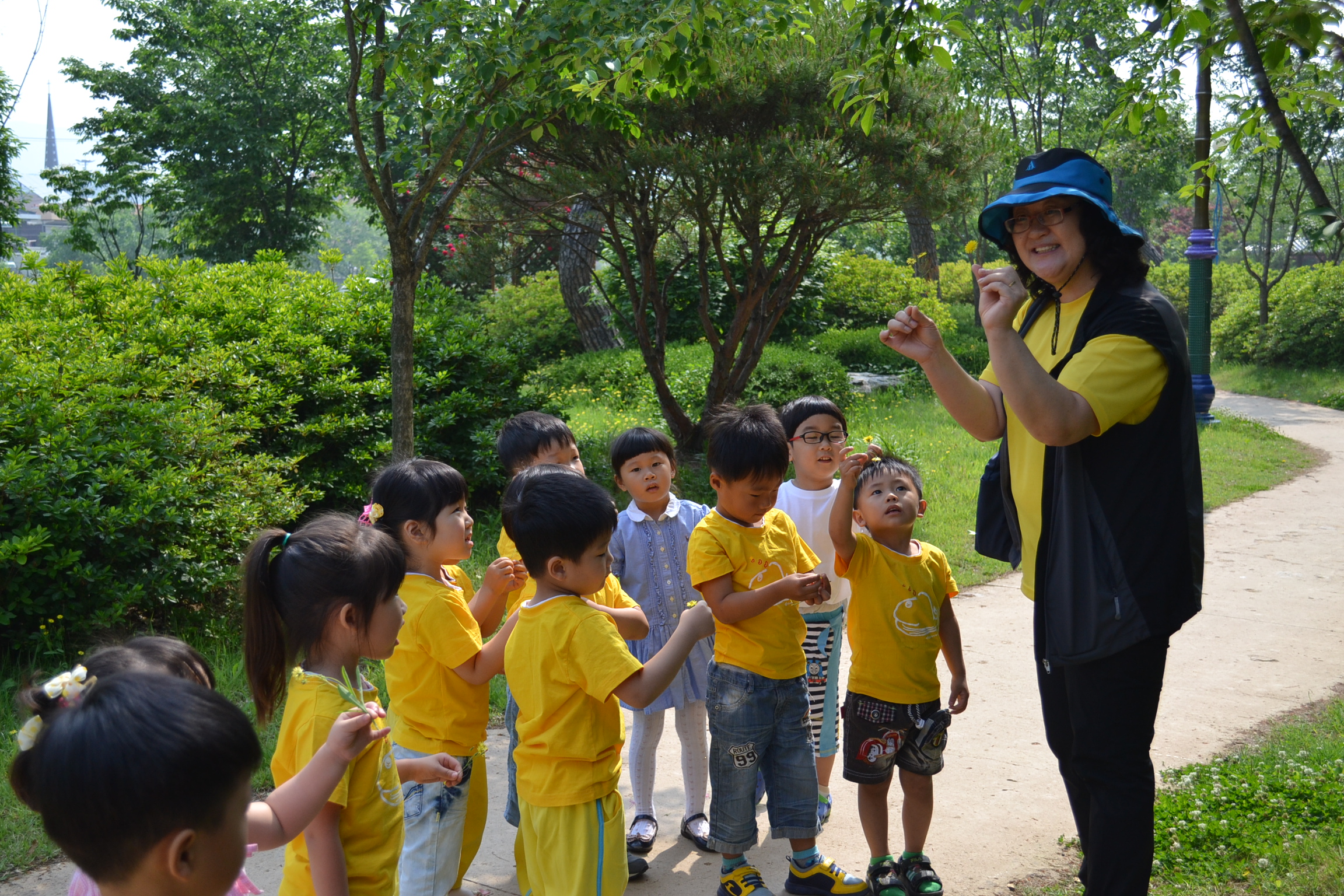 이수초등학교병설유치원 숲해설 이미지