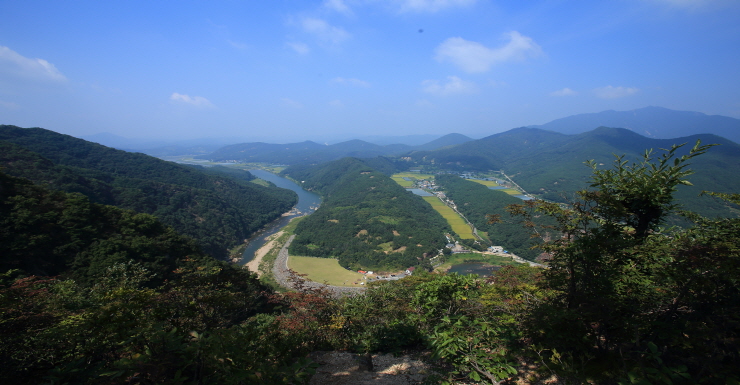 사진16/2봉 정상에서 바라본 한반도지형.